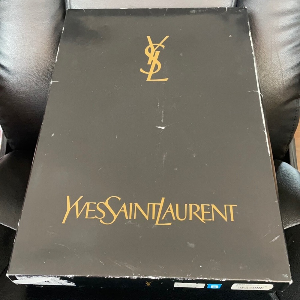 Sold❌❌HOST PICK 📍BNIB AUTHENTIC YSL TOWEL SET💙💥SALE💥 - Picture 3 of 4